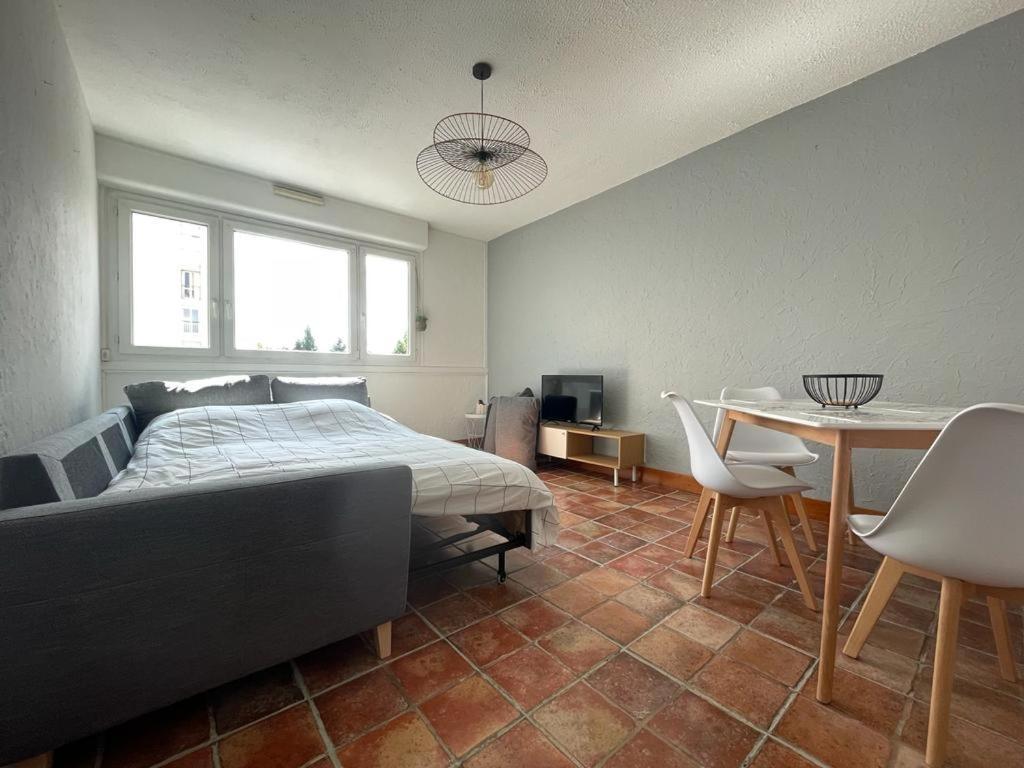 Апартаменты Chez Les Freds Чалон-Сур-Салне Экстерьер фото
