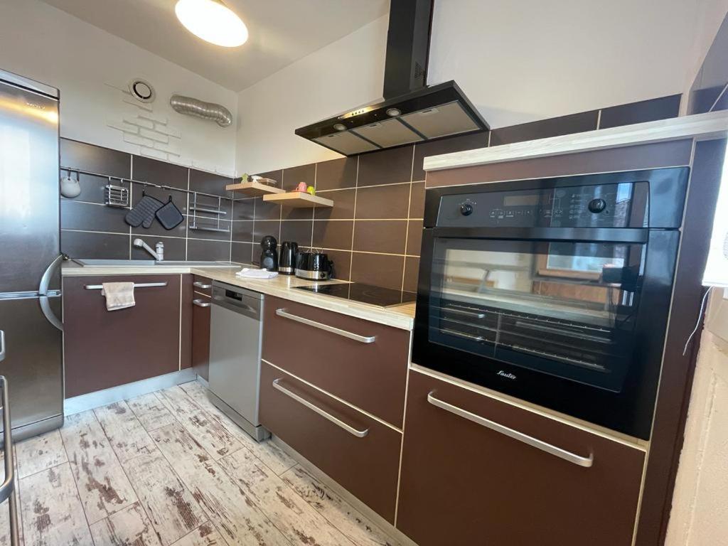 Апартаменты Chez Les Freds Чалон-Сур-Салне Экстерьер фото